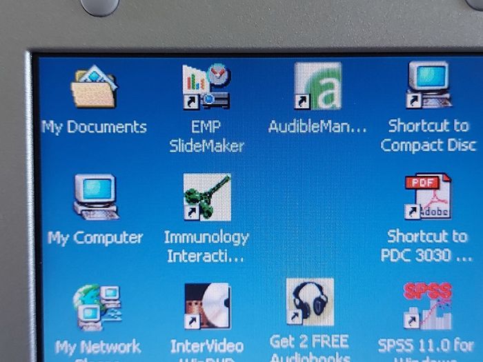 Rare Vintage Fujitsu Siemens Lifebook, E Series, FPC07048B Part number CP127259, Running Windows 2000 Professional, uses 3.5 floppy disk, 20GB HDD, amd all the connecting Ports from 30 years ago Era