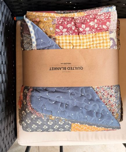 Quilted floral summer blanket