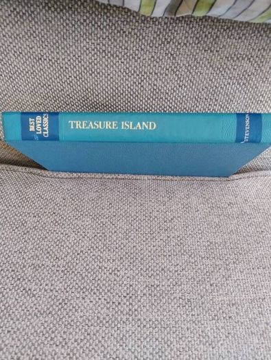 Treasure Island Best Loved Classics 1963 hardback by Robert Louis Stevenson in very good condition see photos FREE STANDARD POSTAGE INCLUDED