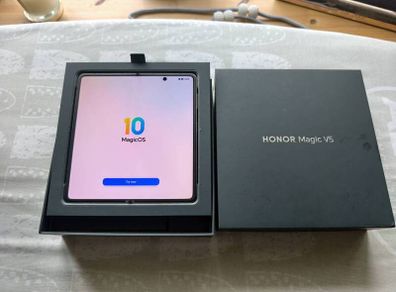Trade-ins / Swaps Welcome. Honor Magic V5 16/512gb brand new ( 1 week used ) Dawn Gold,