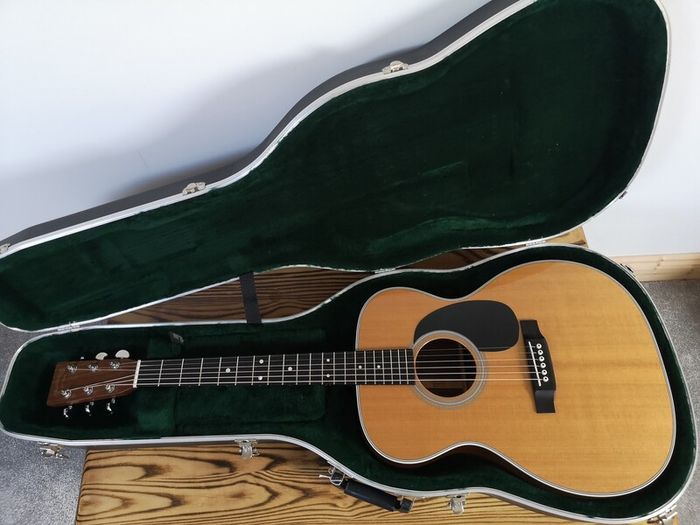Martin 000-28