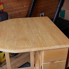 dining table size when opened 135cm x 85cm