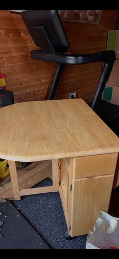 dining table size when opened 135cm x 85cm