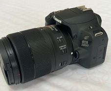 Canon EOS 200D Photography Bundle  Near NEW