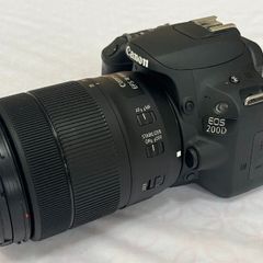Canon EOS 200D Photography Bundle  Near NEW