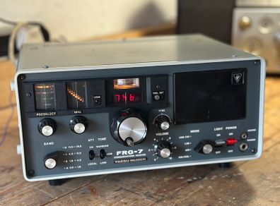 Yaesu FRG-7 Communications Receiver