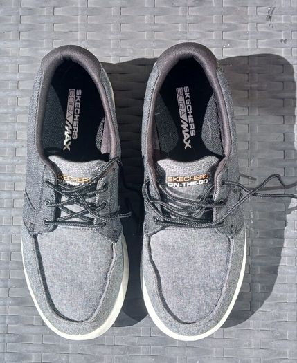 Skechers