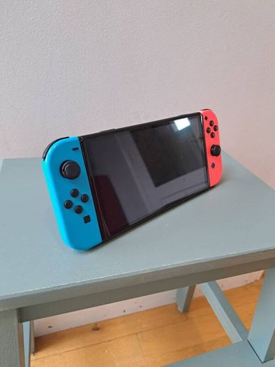 Nintendo Switch Oled with Accesories