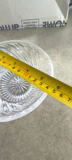 3 DIFFERENT ITMES- 1- Vintage Tangerine Orange Glass Vase. 28.00 euro. 2- Clear cut crystal or pressed glass with a spiral/ribbed optical design.15.00 euro. 3- Small bowl murano style as trinckelt dish or decoertive piece 25.00 euro.