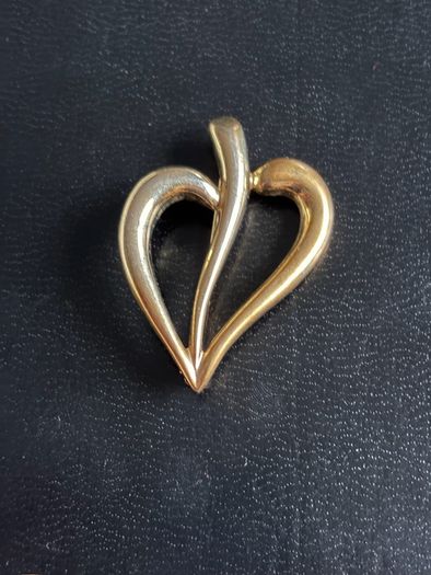 Avon brooch