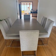 Luxury Extendable Dining Table