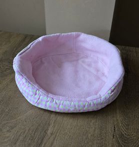 Guinea pig bed - pink checked