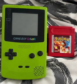 Original Nintendo Game Boy Color Green w Pokemon Red