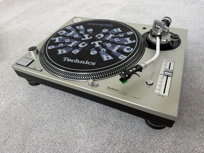 Technics SL1200 mk3Ds