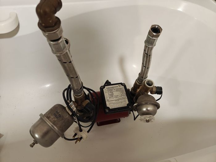 Grundfos STN-3.0 B Universal Shower Pump (3.0 Bar Twin Brass)