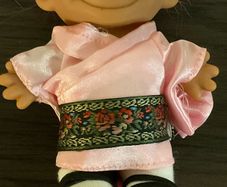 Vintage RUSS TROLL DOLL Fuchsia Hair JAPANESE Around The World JAPAN w Slippers