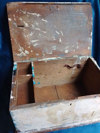Can post Small antique trunk, carpenters toolbox