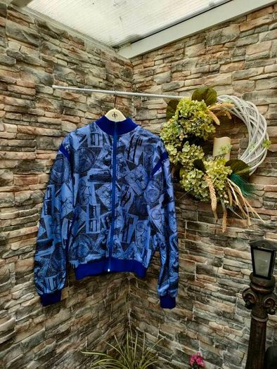 Vintage 80s 90s cycling jacket  Perfect condition  Size medium  Perfect for festivals  Unique piece