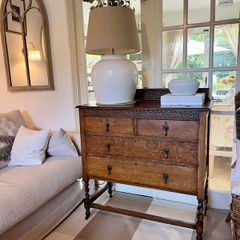 Antique oak chest of drawers