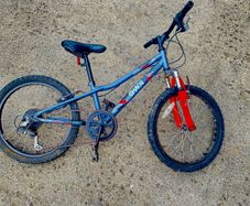 Kids mountain bike, tires fully pumped up