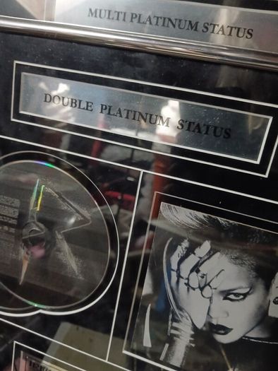 Rihanna double platinum award