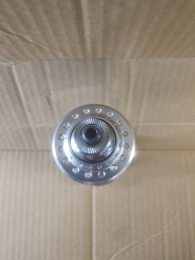 Ultegra Front hub.