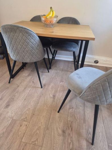 kitchen table and chairs