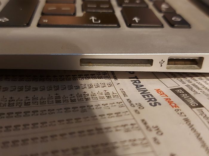Apple MacBook Air, Model A1466, 13 inch, Needs Ram, has no Ram, excellent condition otherwise