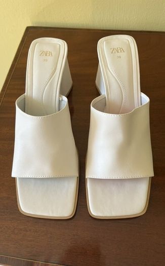 Wide Heel Soft Elegant Leather Sandal Mules Sz 6 / Eu 39. Colour Cream Immaculate. Zara