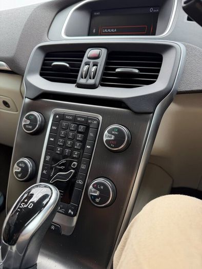 Volvo V40 2014