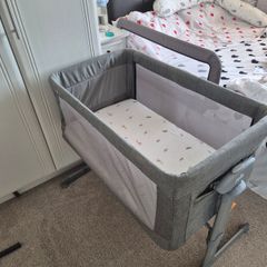 Joie Roomie Co-Sleeper Crib  Excellent Condition