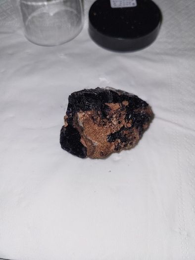 Fluorite black rose uv reactive