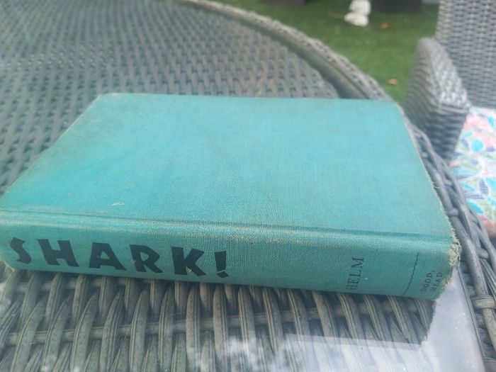 4 shark books, Helm 1st ed signed. V rare, D18 post 7e