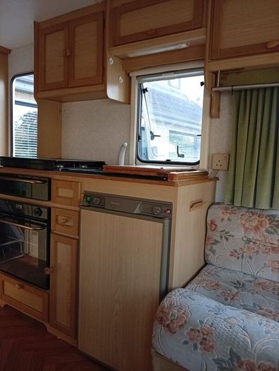 5 Bert Caravan