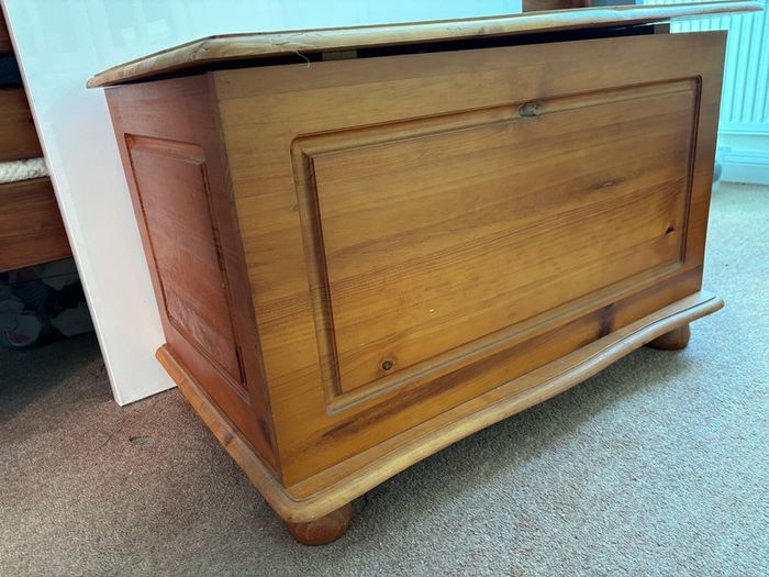 Solid pine blanket box
