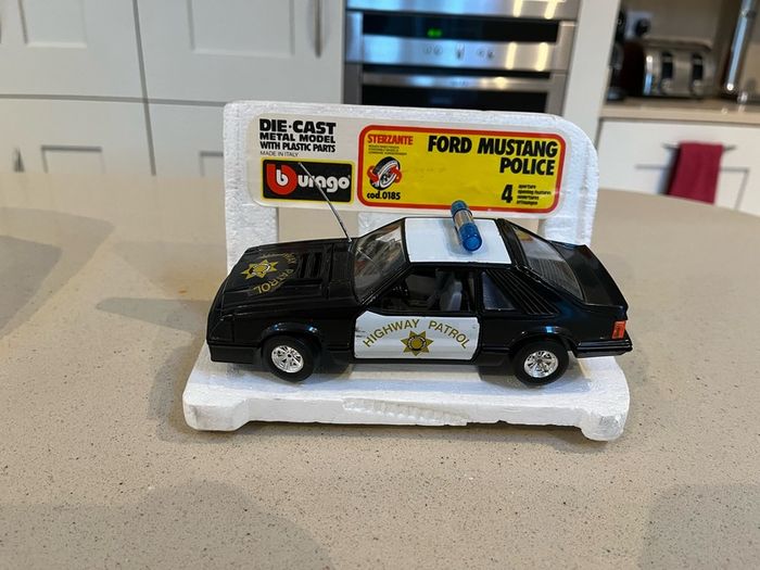 Ford Mustang Police 1/24 Burago