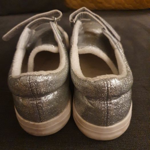 Silver Glitter Girls Shoes ..  Size: 2 UK .. 33 EU