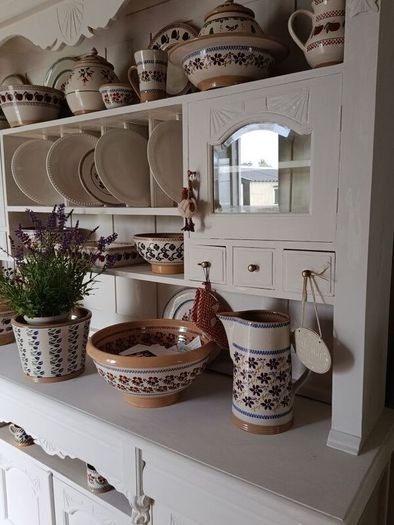 solid kitchen dresser delivery arranged
