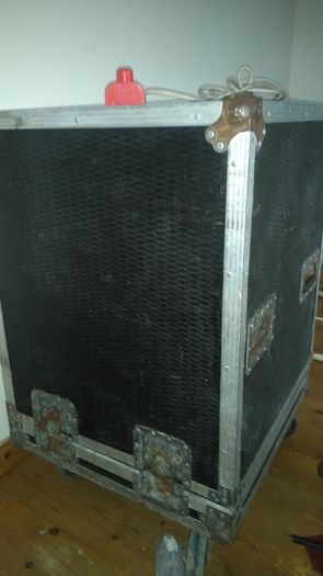 Amp /mixer rack flight case on wheels