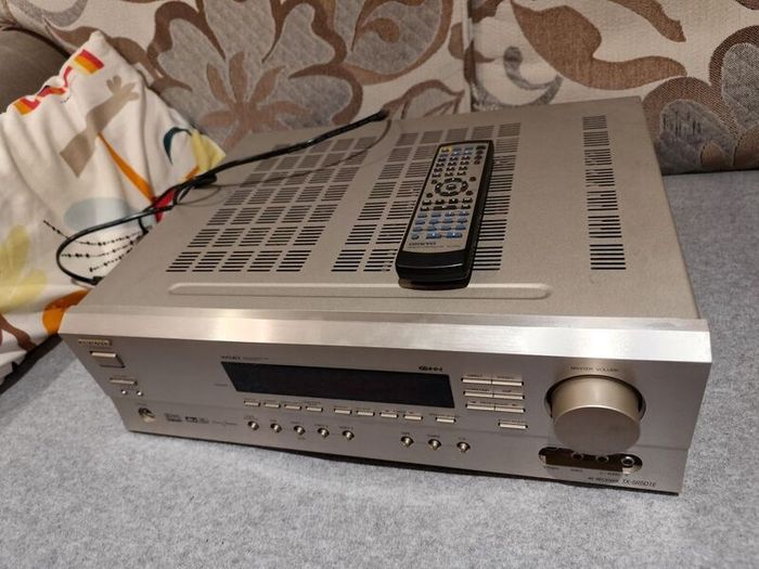 Onkyo TX-SR501e 6.1 channel amplifier 65W per channel