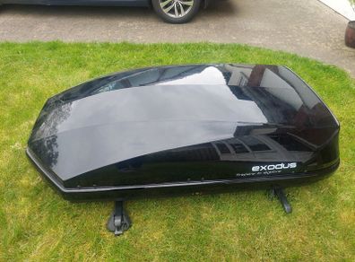 Roof box