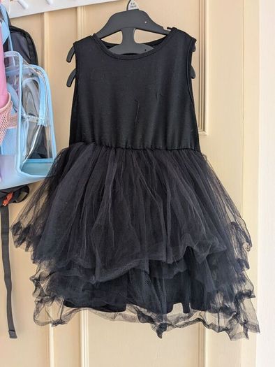 Girl 5-7 bundle of clothes