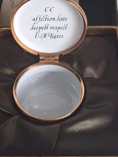 Vintage - Crummles & Co A Year to Remember Pill Box