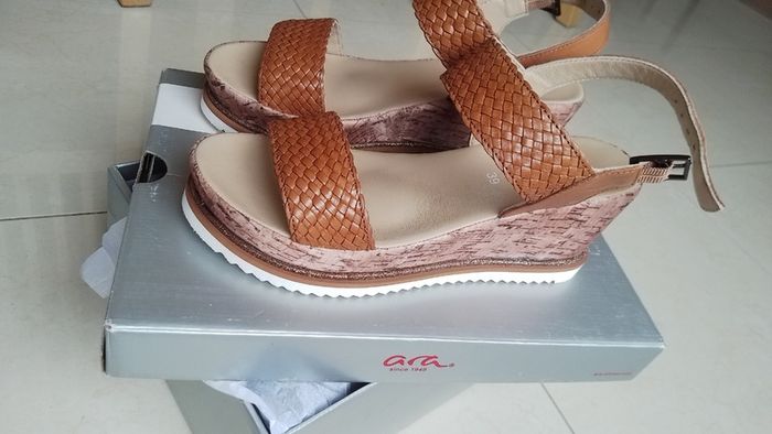 Ara Nappasoft Cognac Sandal