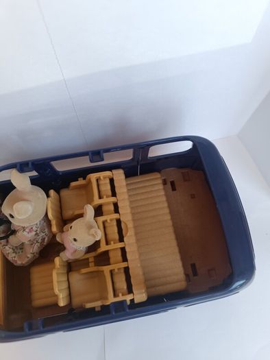 Sylvania families seven seater car
