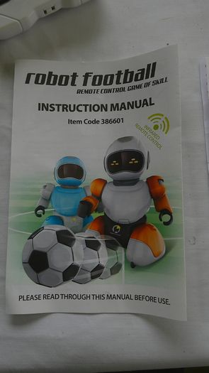 Remote Control Robot Football Game of Skill RC Soccer Set 2 Robots 2 Controllers 386601