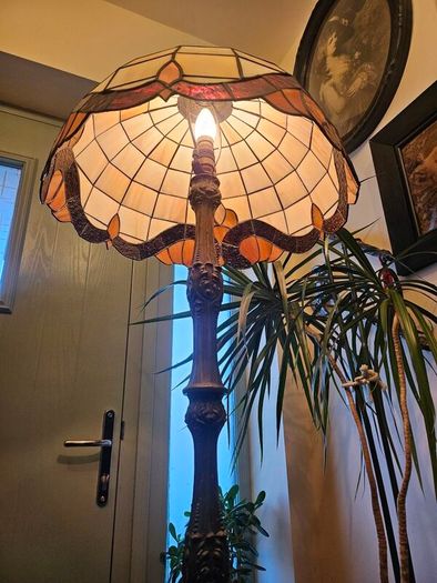 Vintage Tiffany style lamp