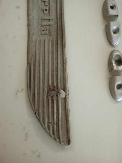 lambretta LD floorboard rubber mats, cap ends