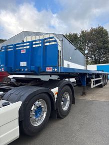 Flat trailer