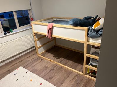 ikea Kura bed